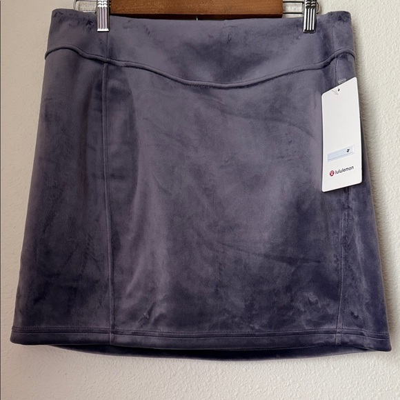 lululemon athletica Dresses & Skirts - Lululemon Scuba High Rise Mini Skirt Velvet Size Large